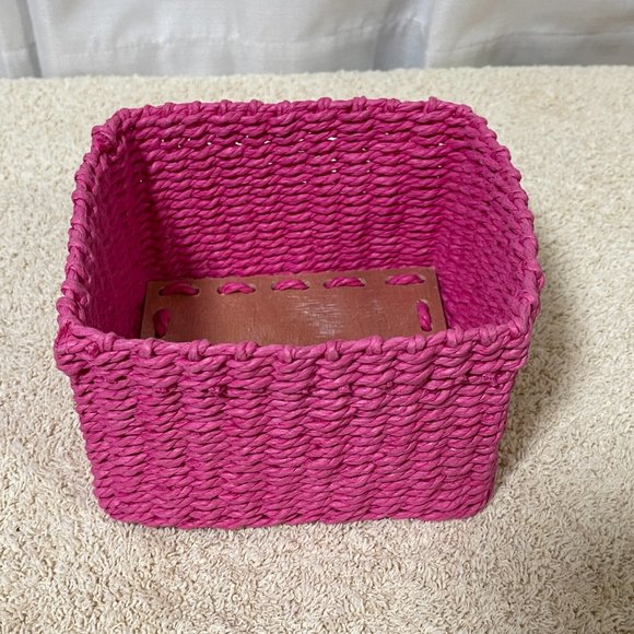 Set of 4 Baskets Pink Pattern Woven Baskets Excellent Condition! - Picture 4 of 13
